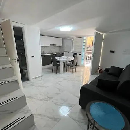 John's Place - Flat In - My Place Neapol
